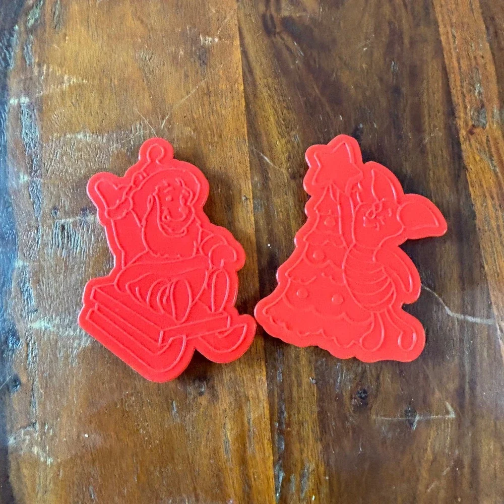 Vintage Disney Winnie the Pooh Christmas Cookie Cutters Tigger Piglet Red 2pc